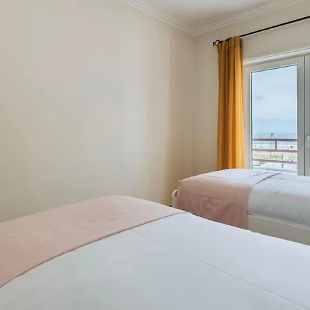 Appartement Coastal Living By Lovelystay
