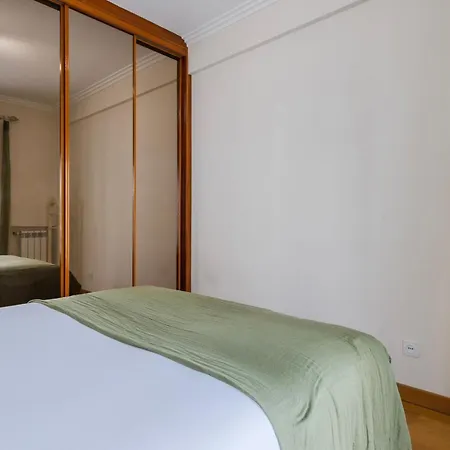 Coastal Living By Lovelystay Apartment