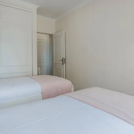Coastal Living By Lovelystay Appartement