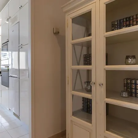 公寓 Coastal Living Flat With Sea View By Lovelystay