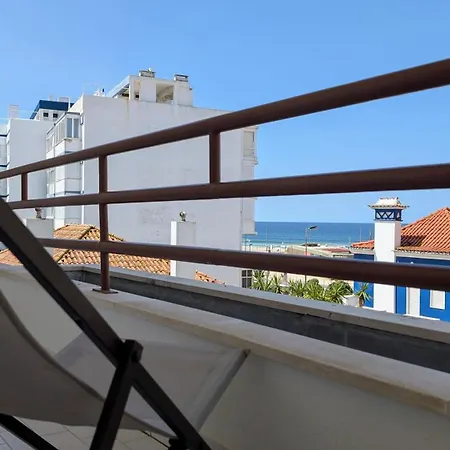 Coastal Living Flat With Sea View By Lovelystay